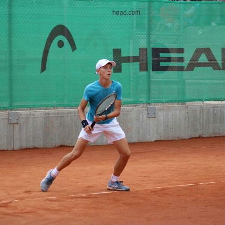 Георги Георгиев се класираха за втория кръг на турнир от категория J200 в Базел