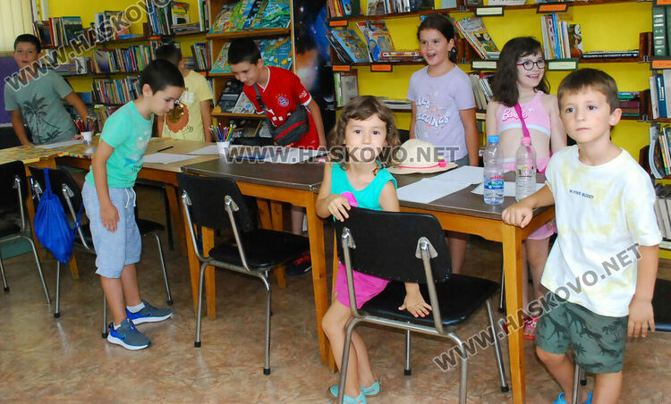Деца учиха японски език в хасковската библиотека