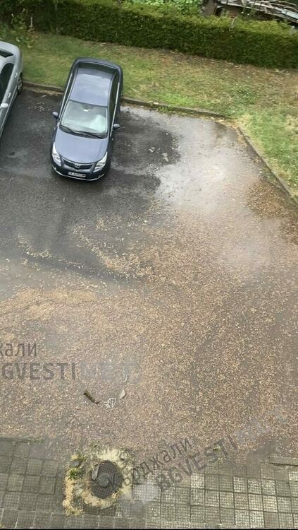 Язовир пред Язовирския блок в Кърджали, дъждовна вода пълни мазетата на живущите