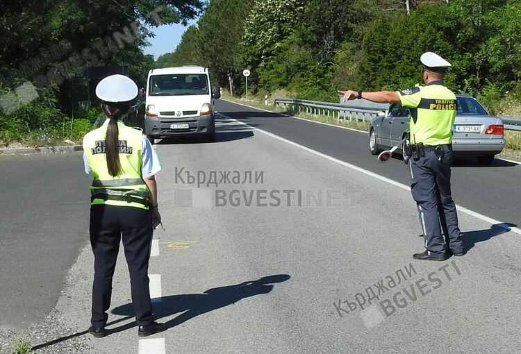 Полицията на крак в областта:Равносметката 25 акта и 122 фиша 