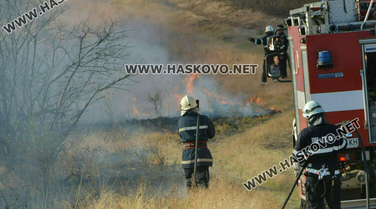 Пожарите са овладени, отмениха бедственото положение в региона на Хасково