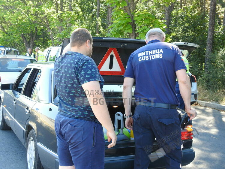 Международният път за Маказа се превърна рали писта, заснети са 9000 клипа за превишена скорост от началото на юни