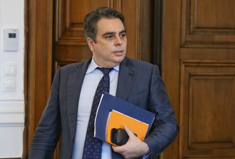 Асен Василев: Бюджетът е в първоначално зададените параметри
