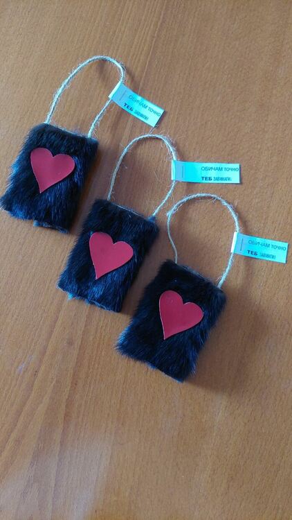 Кметът на Забърдо раздава  амулети за любов 