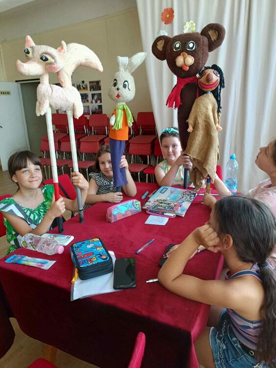 Летен карнавал в читалище "Яворов" забавлява децата