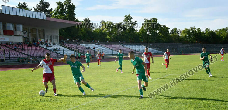  „Саяна- Хасково“ загря за старта на новия сезон с разгром над „Берое II“