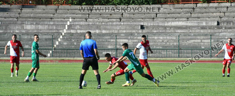  „Саяна- Хасково“ загря за старта на новия сезон с разгром над „Берое II“