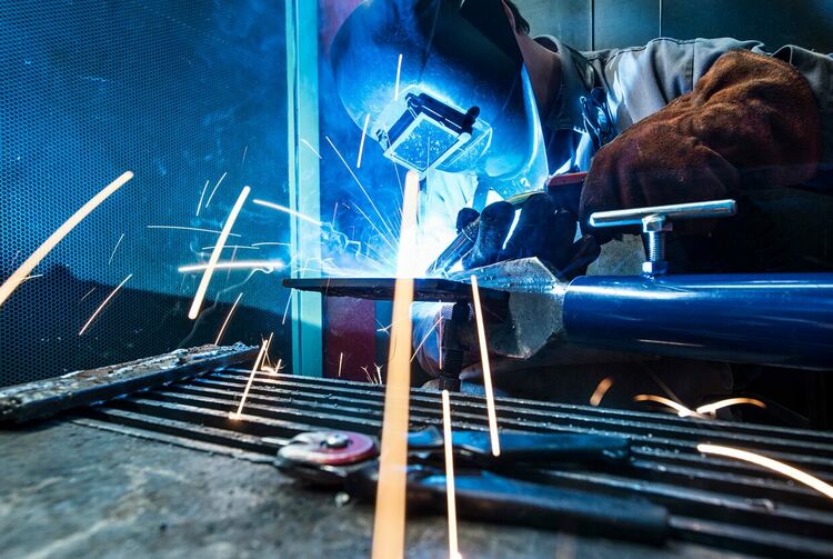 Драстично намаляха свободните места на трудовата борса в Кърджали, търсят се 16 заварчици