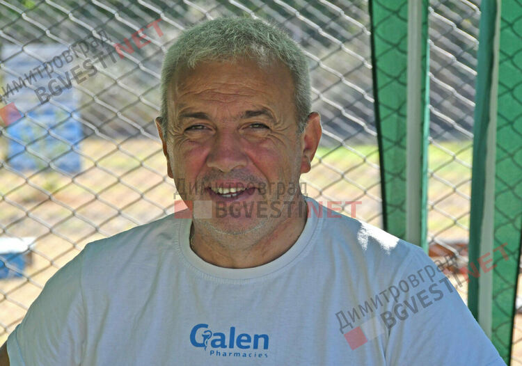 Участници от 15 града се включиха в семинар по послушание, защита и работа с германско овчарско куче провеждащ се в Димитровград