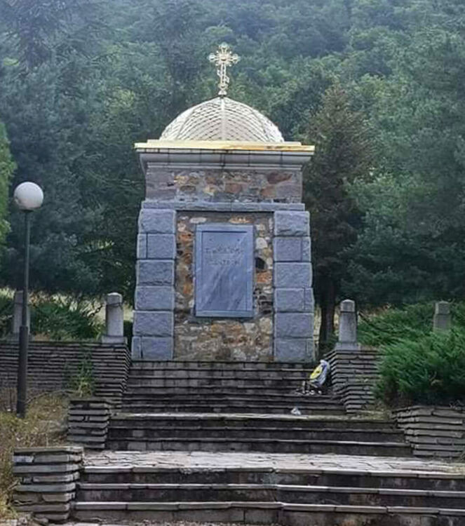 Пантеонът-костница в Маджарово с нов купол и облик