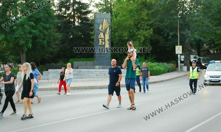 Хасково изпрати подкрепата си към малтретираното момиче от Стара Загора и протестира срещу насилието