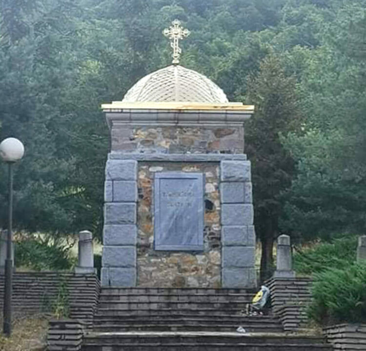 Пантеонът-костница в Маджарово с нов купол и облик