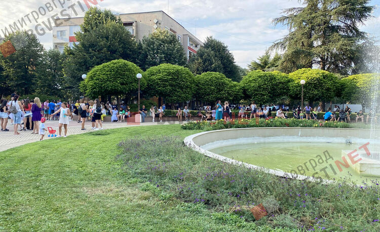 "Нито една повече" - Мирно шествие против насилието събуди изключителна гражданска енергия в Димитровград 