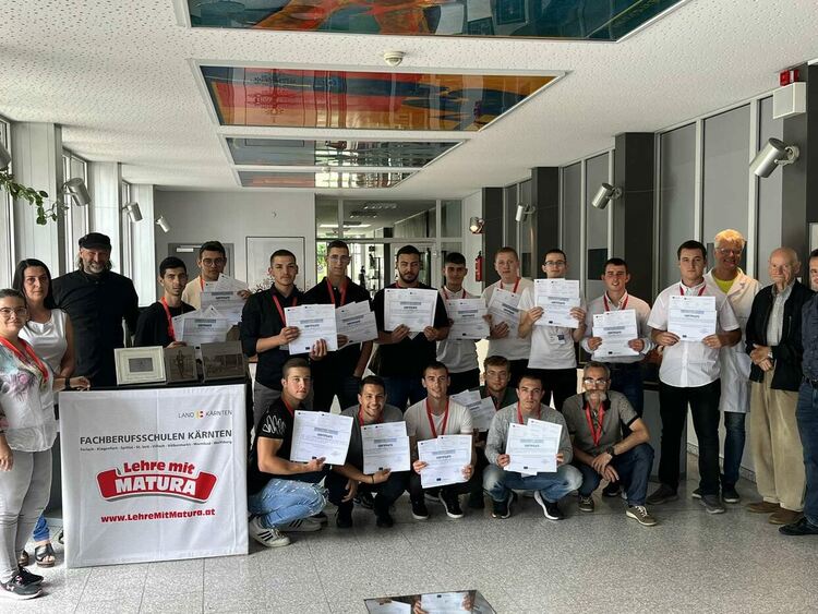 Юбилейна успешно реализирана международна практика в Австрия от учениците на ПГЕЕ "Капитан Петко войвода"