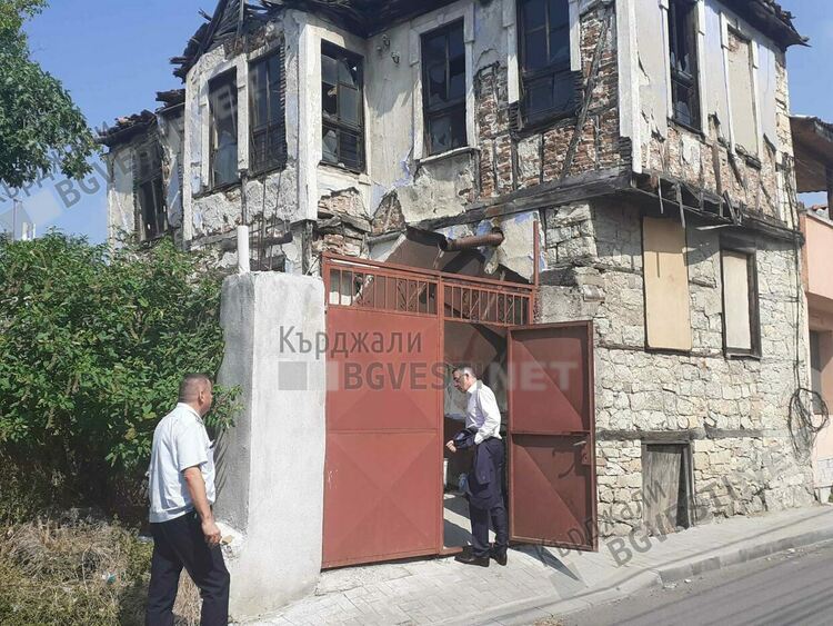 Предприемат спешни мерки спрямо опасните сгради по улиците „Иван Вазов“ и „Климент Охридски“