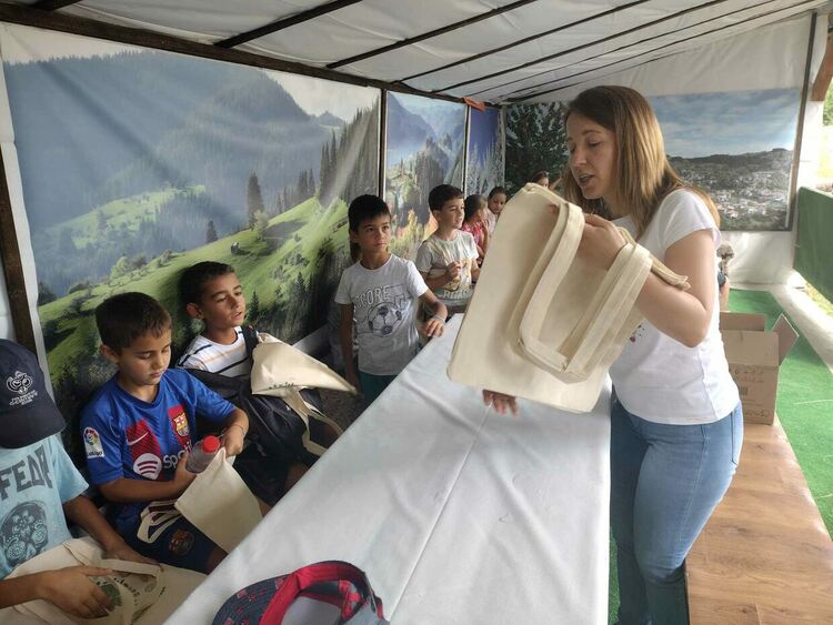 Забавно лято за децата организира читалището в Момчиловци