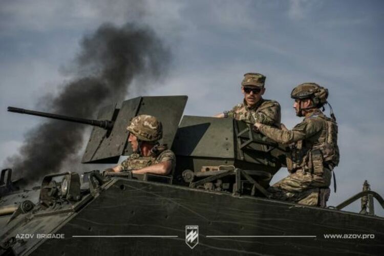 Истерия в Москва: Митичният Редис, командирът на Азов, се върна на фронта