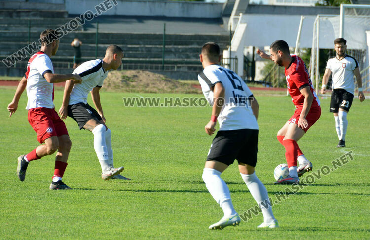 „Саяна Хасково“ с успешен старт във футболното първенство