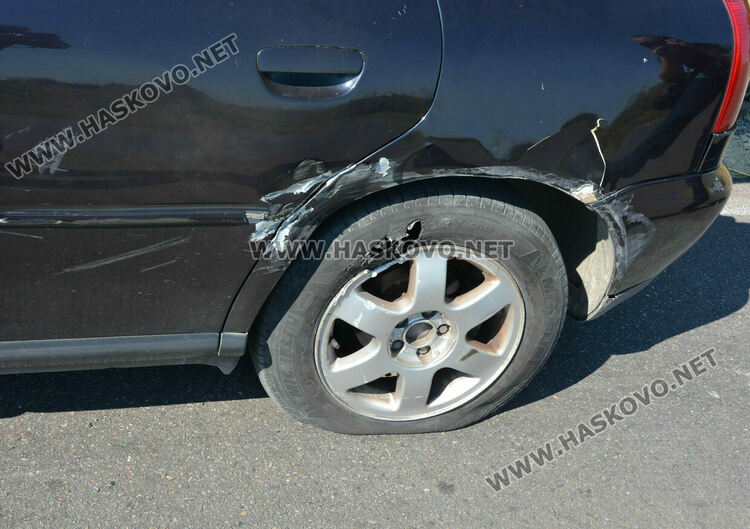 Водач пострада при катастрофа, слязъл да сменя спукана гума