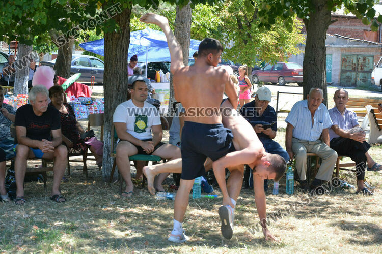 Драгомир Димов е шампион в тежка категория на народни борби