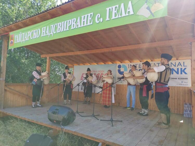 20-тото Гайдарско надсвирване край Гела привлече стотици хора от цялата страна