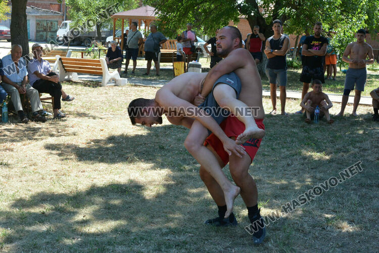 Драгомир Димов е шампион в тежка категория на народни борби
