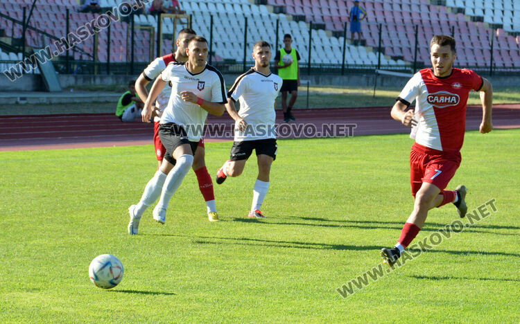 „Саяна Хасково“ с успешен старт във футболното първенство