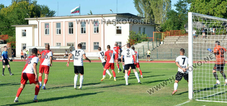 „Саяна Хасково“ с успешен старт във футболното първенство