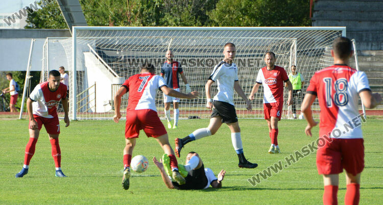 „Саяна Хасково“ с успешен старт във футболното първенство