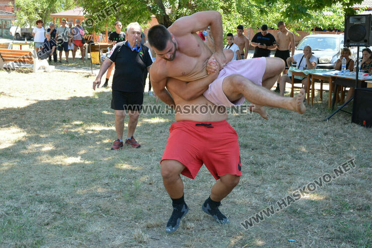 Драгомир Димов е шампион в тежка категория на народни борби