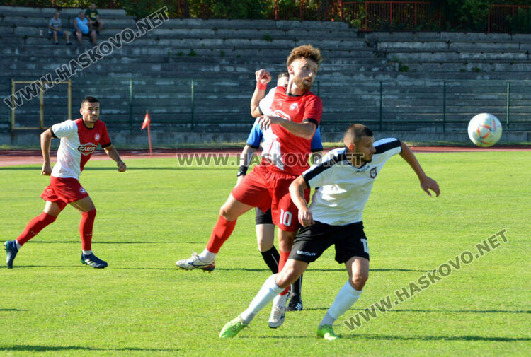 „Саяна Хасково“ с успешен старт във футболното първенство
