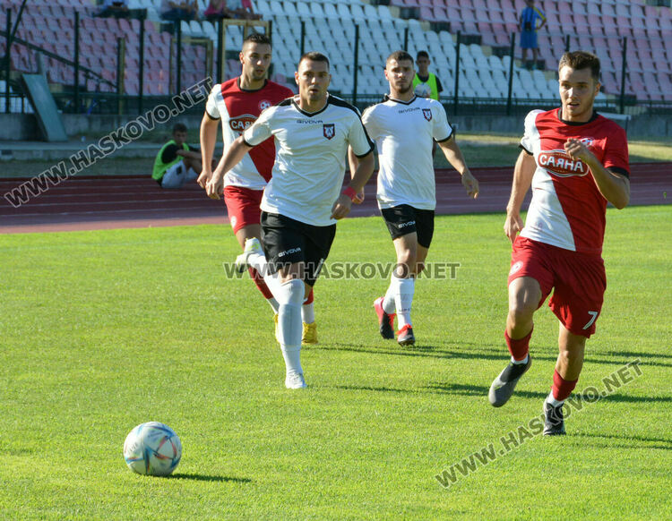 „Саяна Хасково“ с успешен старт във футболното първенство