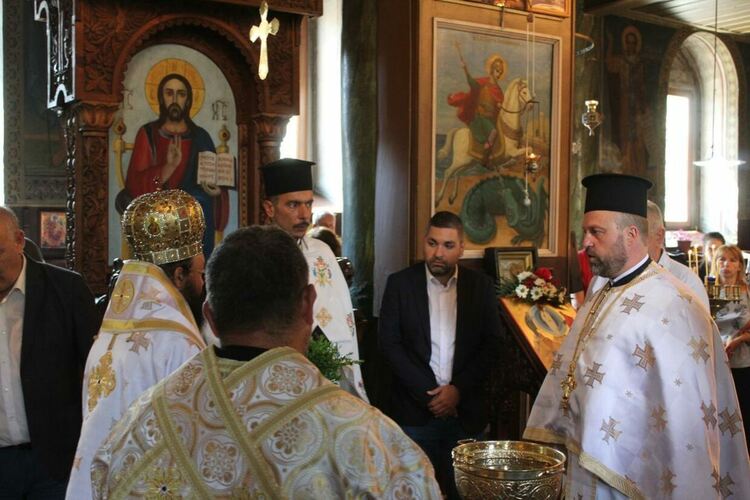 На Преображение Господне света литургия отслужи епископ Висарион