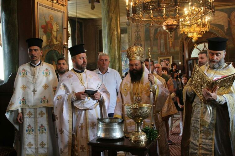 На Преображение Господне света литургия отслужи епископ Висарион