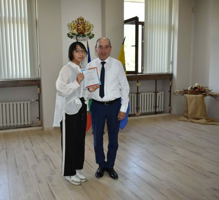 Ученици от Япония на посещение в Асеновград 