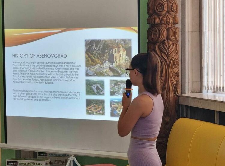 Ученици от Япония на посещение в Асеновград 