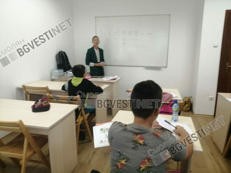 В Момчиловци започна курс по китайски език и култура