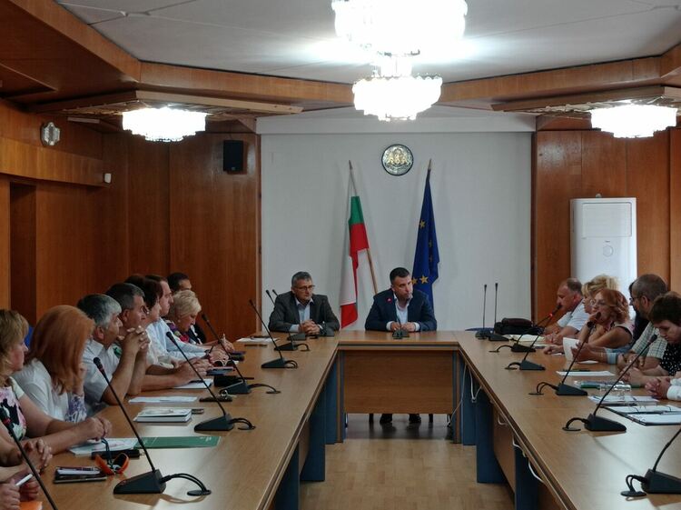 Областният управител проведе опознавателна среща с ръководителите на териториални структури 