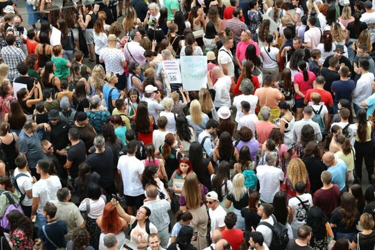 Протести в подкрепа на жертвите на домашно насилие и днес