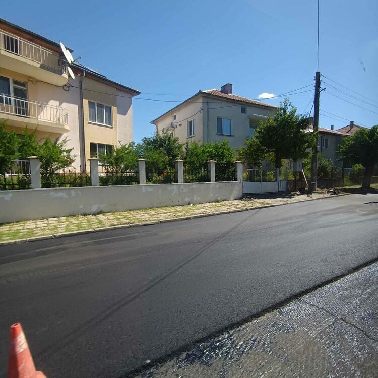 Асфалтират улици в Чорбаджийско, селото за пример