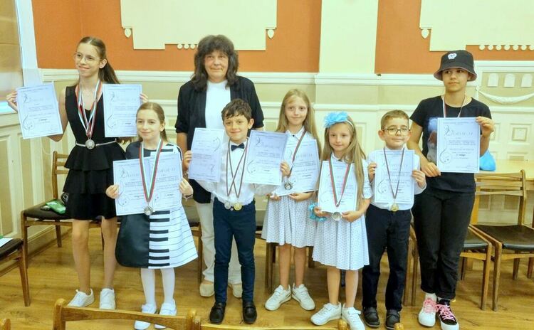 Близо 60 отличия за младите пианисти на Димитровград, готвят концерт за димитровградската публика