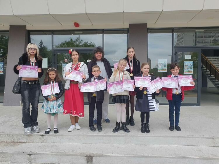 Близо 60 отличия за младите пианисти на Димитровград, готвят концерт за димитровградската публика