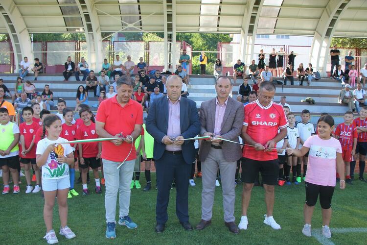 Откриха реновирания градски стадион „Юнак“ в Ардино