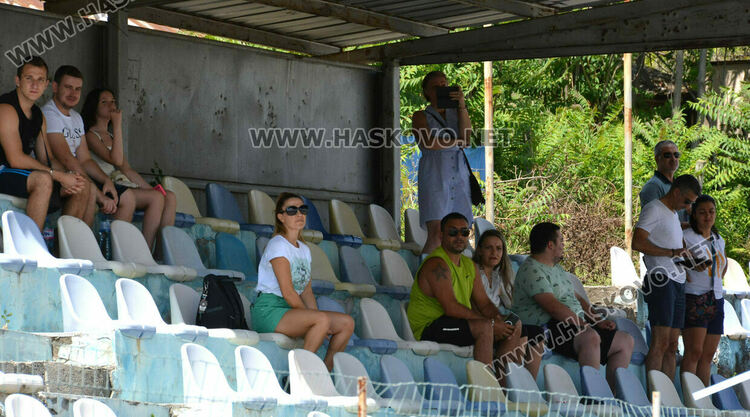 14 пилоти на старта на Картинг писта Хасково