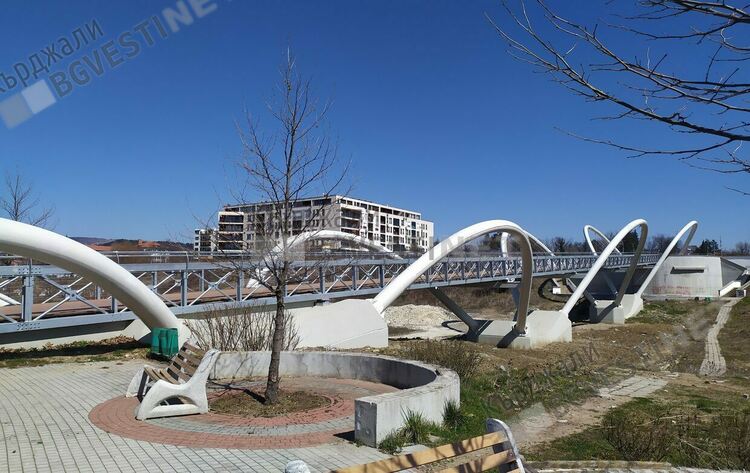 Мостостроителите в Източните Родопи с поредно уникално творение, жест към влюбените в Кърджали