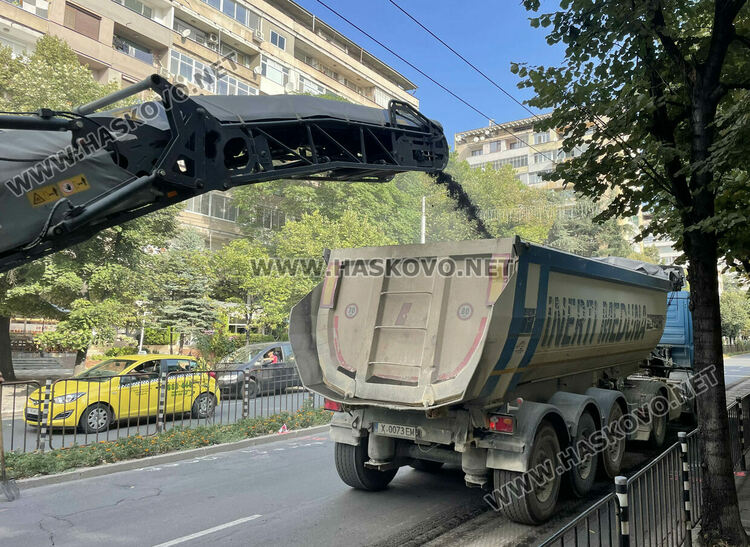 Затвориха бул. „Раковски“ в Хасково за ремонт, отклоняват трафика