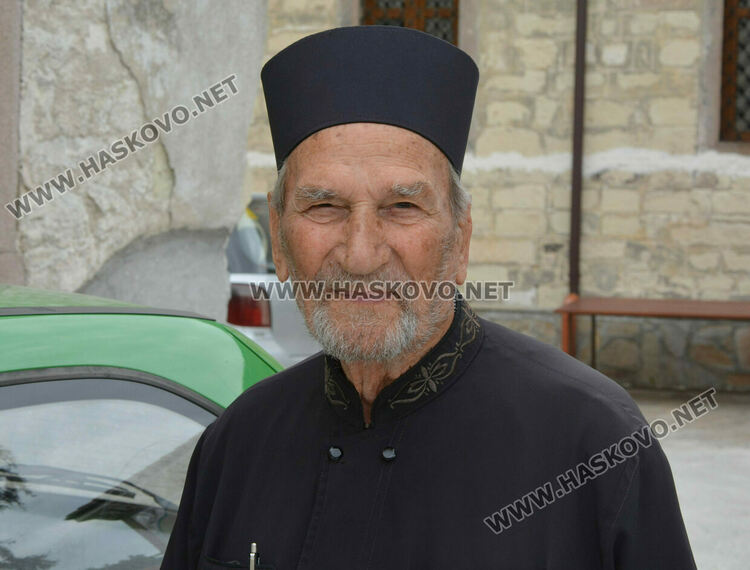 Осветиха фасула за Успение Богородично в катедралния храм на Хасково