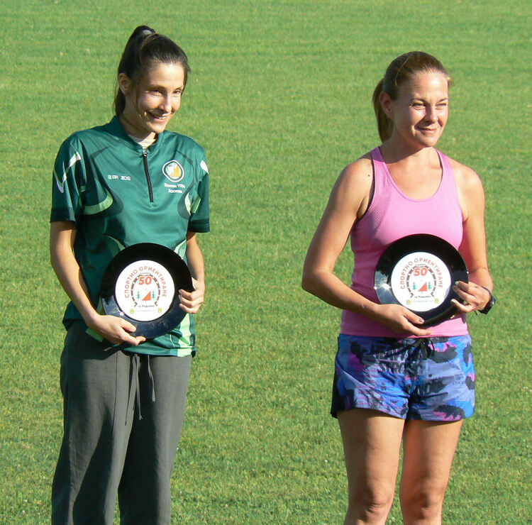 7 медала и две отборни купи за „Компас“ от състезание по спортно ориентиране  