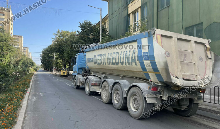 Затвориха бул. „Раковски“ в Хасково за ремонт, отклоняват трафика