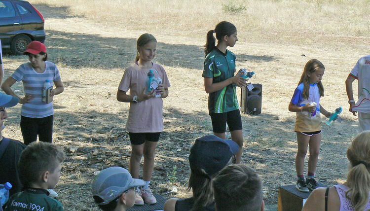 7 медала и две отборни купи за „Компас“ от състезание по спортно ориентиране  